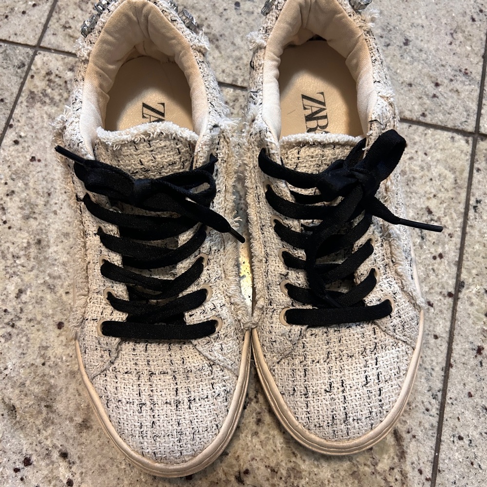 Zara Women's Black and Cream Tweed Sneakers